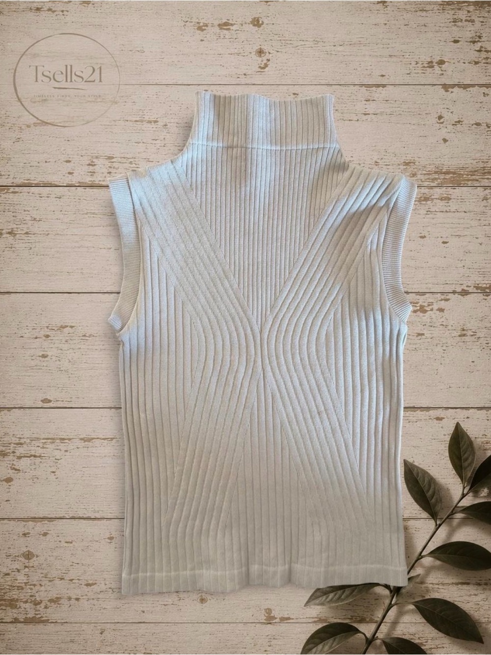 Aura Ivory Ribbed Sleeveless Turtleneck Top - Size M/L